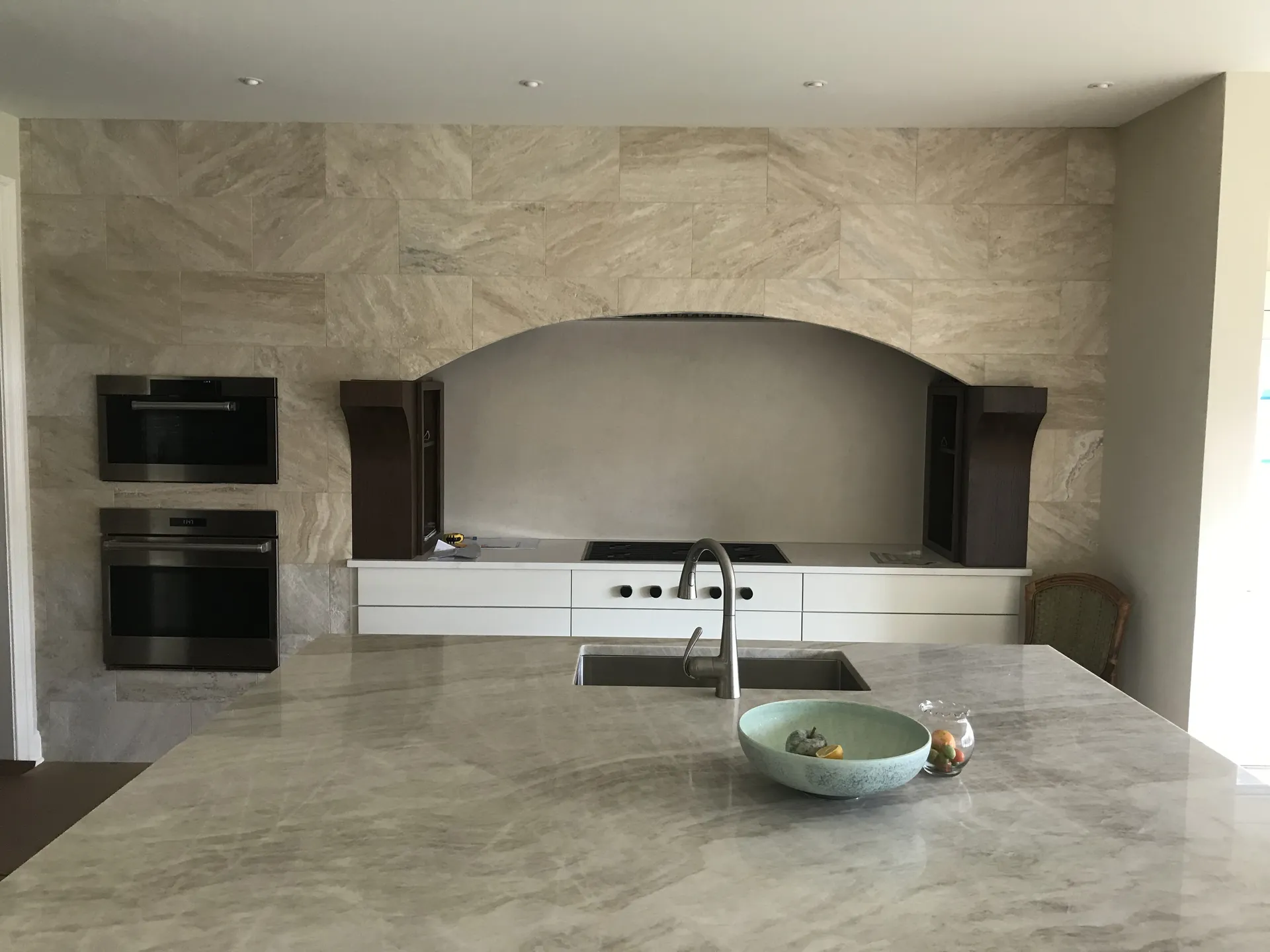 Custom Kitchen - Curved range hood