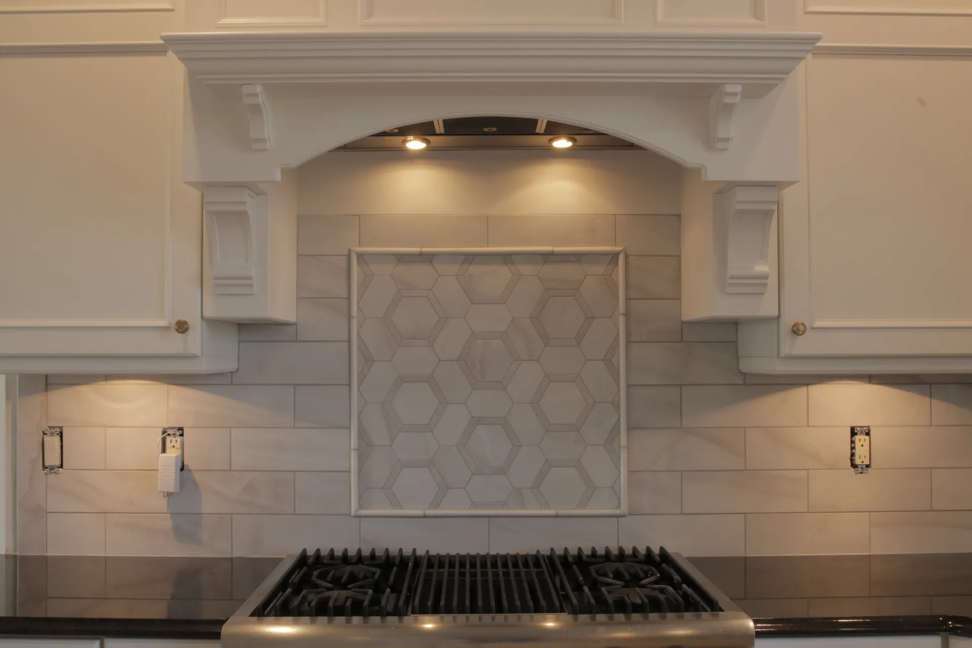 Kitchen - Close-up view of tile-inlay